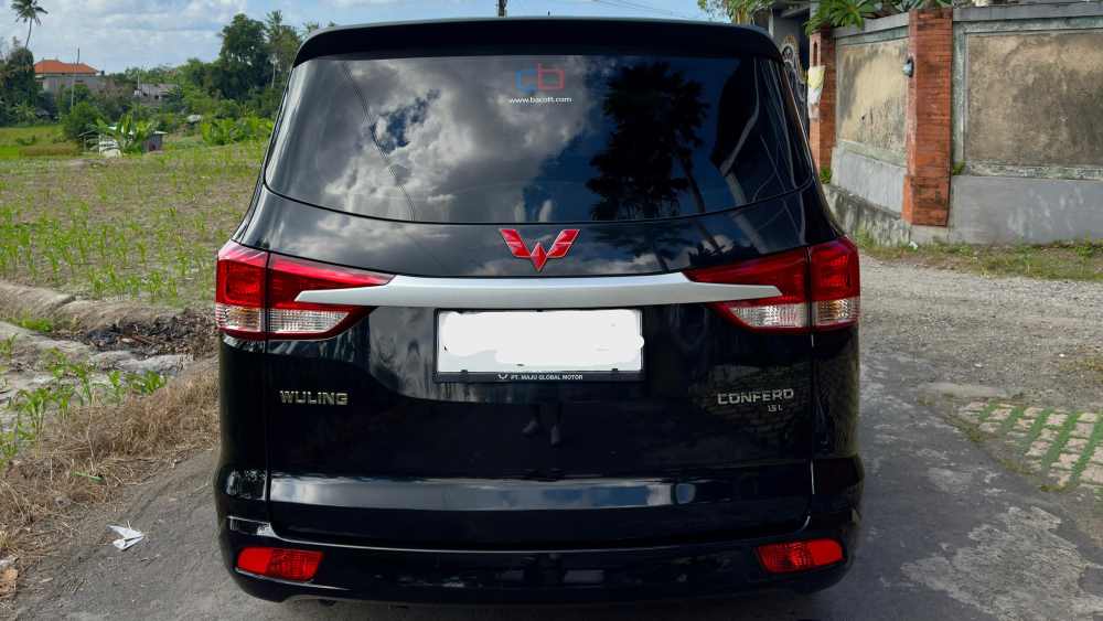 mobil Wuling Confero 2024
